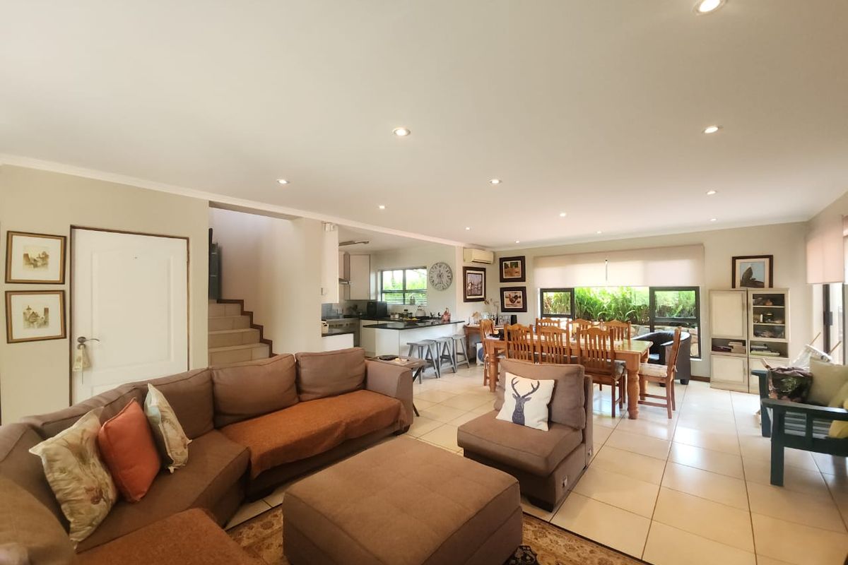 Beautiful Family Home in the Sought After Seasons Golf Estate, Hartbeespoort NW - Photo 2