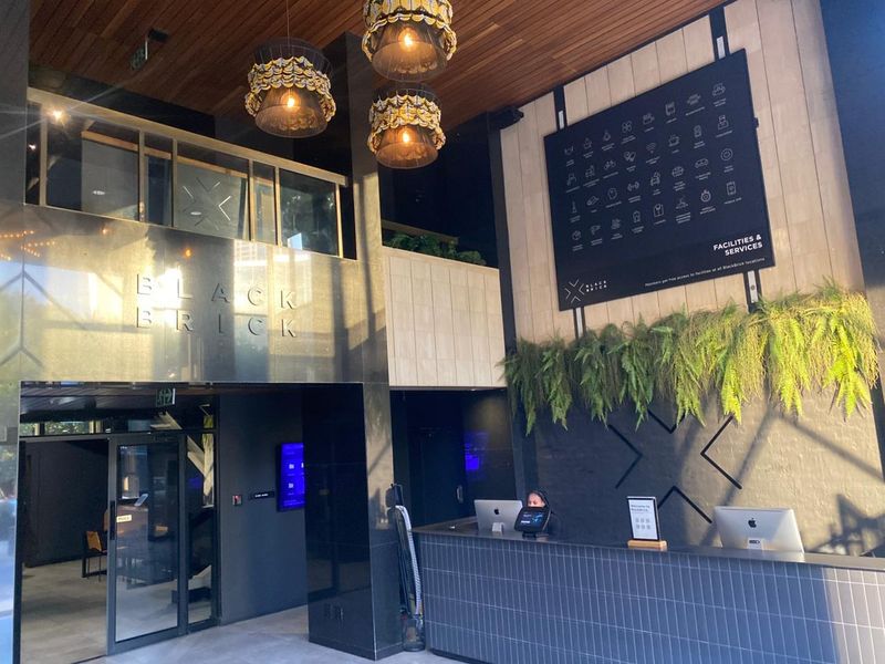 1 Bedroom, 1 Bathroom and Kitchen - Photo 2