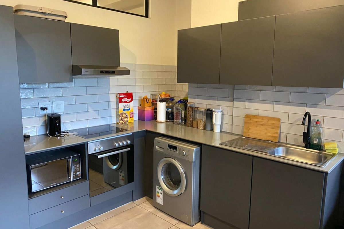 1 Bedroom, 1 Bathroom and Kitchen - Photo 3