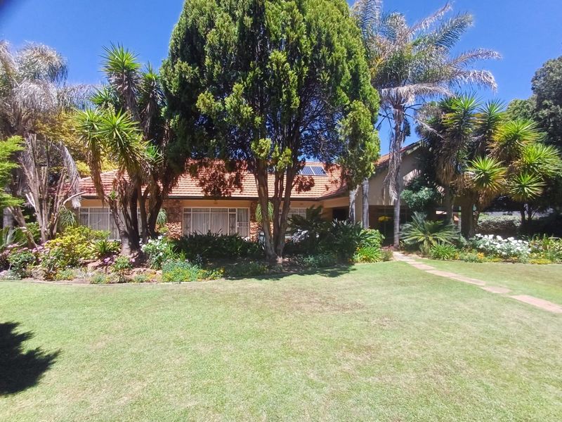 Spacious Family Home or Business Gem in Wilkoppies, Klerksdorp - Photo 2