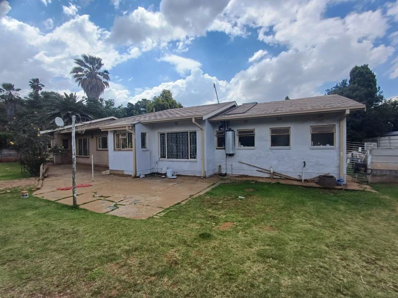 Beautiful Family Retreat in the Heart of Flamwood, Klerksdorp - Photo 9