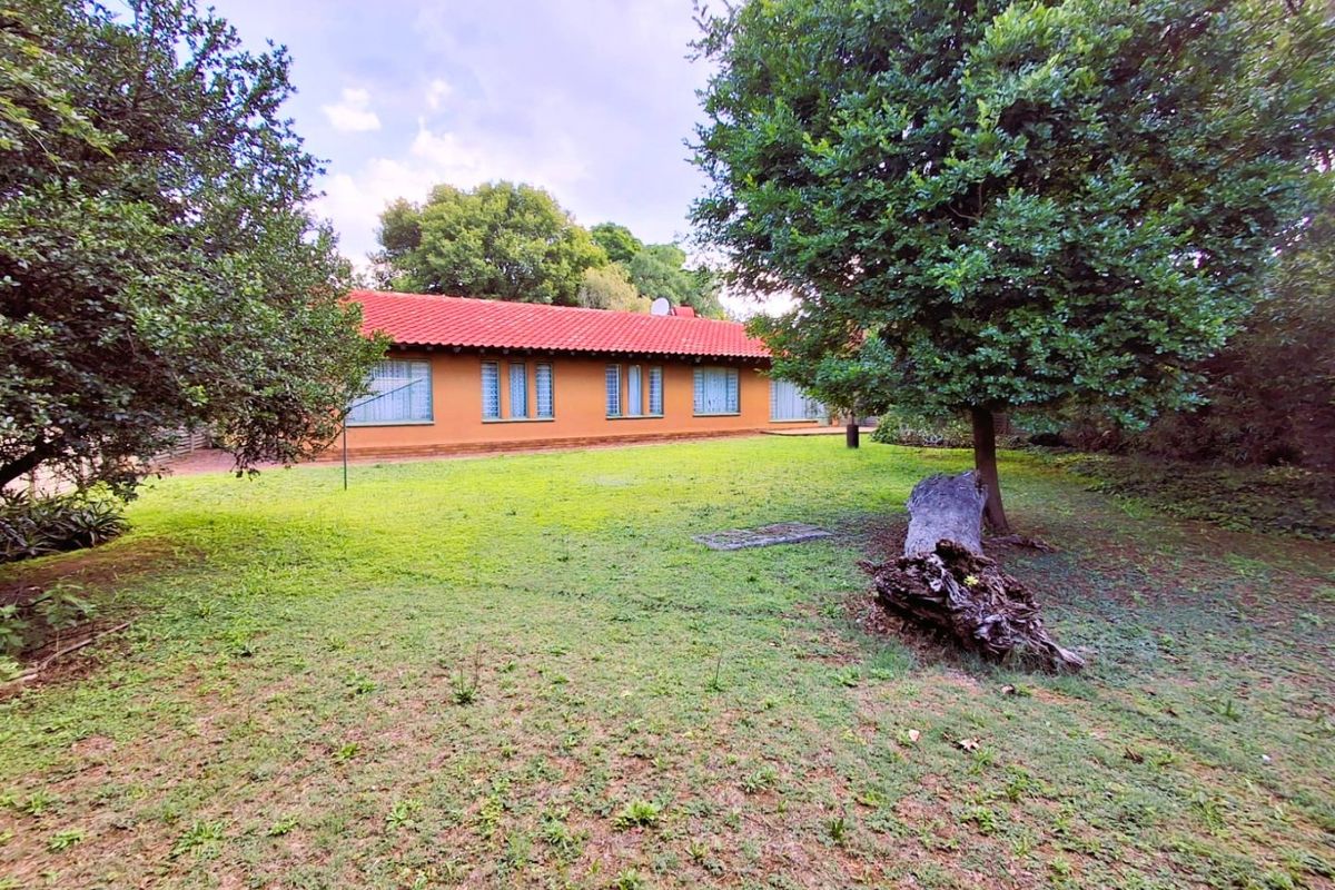 3-Bedroom Family Home for Sale in Old Vaal Park. - Photo 4