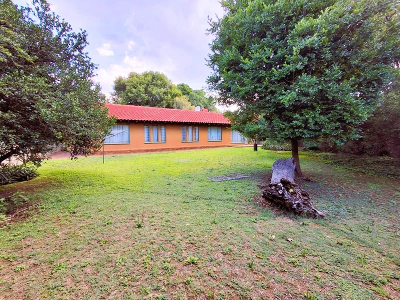 3-Bedroom Family Home for Sale in Old Vaal Park. - Photo 4