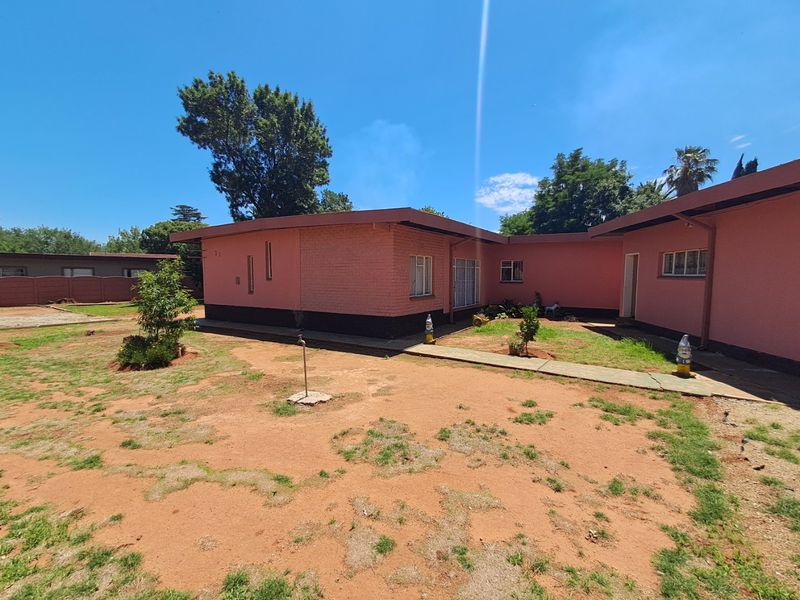 4 Bedroom house for sale in Stilfontein. - Photo 5