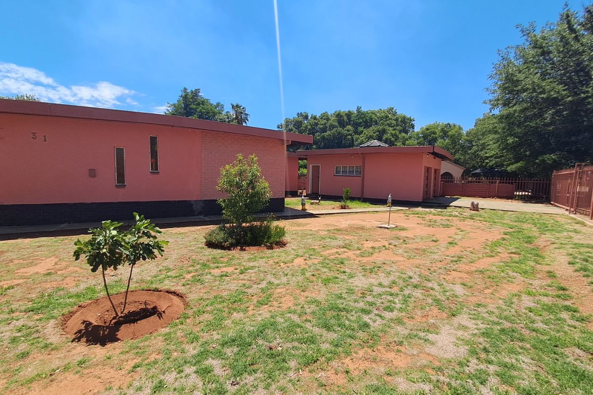 4 Bedroom house for sale in Stilfontein. - Photo 3