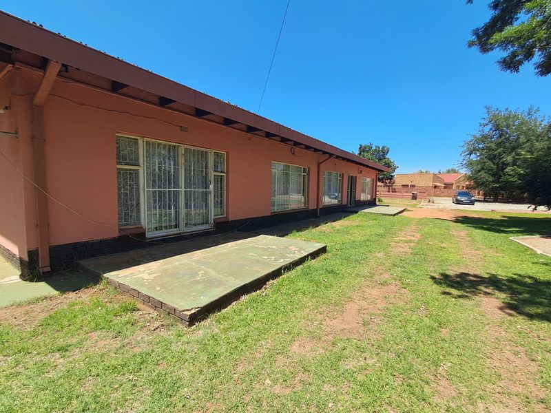 4 Bedroom house for sale in Stilfontein. - Photo 9