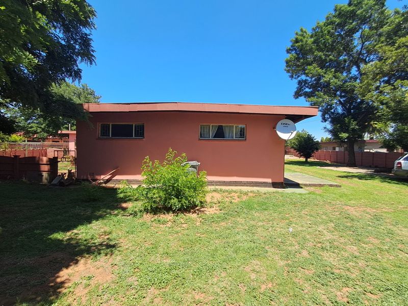 4 Bedroom house for sale in Stilfontein. - Photo 7