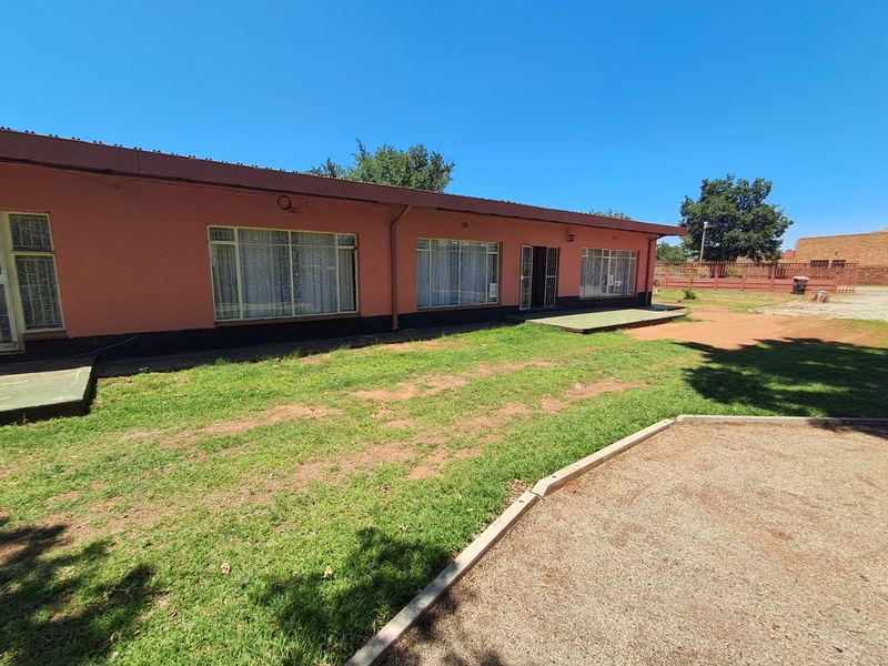 4 Bedroom house for sale in Stilfontein. - Photo 6