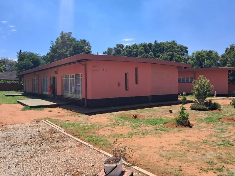 4 Bedroom house for sale in Stilfontein. - Photo 1