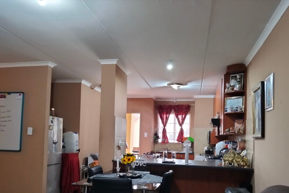 3 bedroom 2 Bathroom Townhouse For Sale  in Brooklands Lifestyle Estate 1 - Photo 4