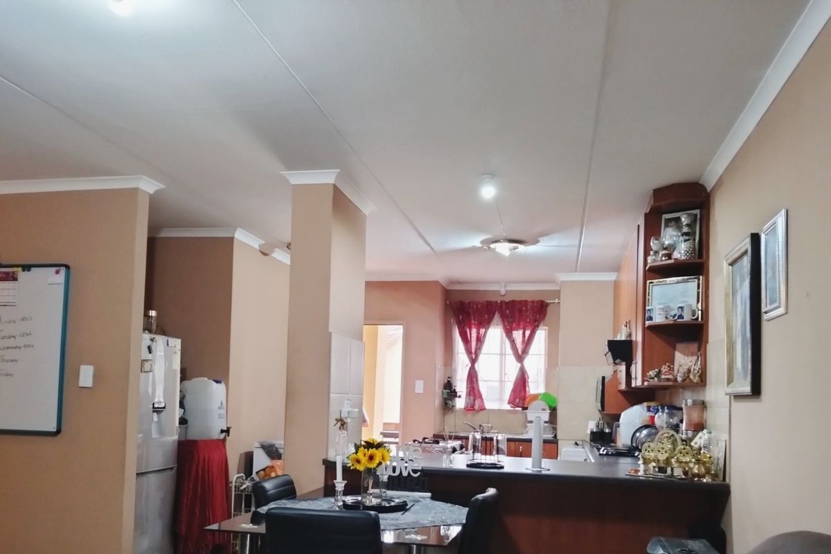 3 bedroom 2 Bathroom Townhouse For Sale  in Brooklands Lifestyle Estate 1 - Photo 5