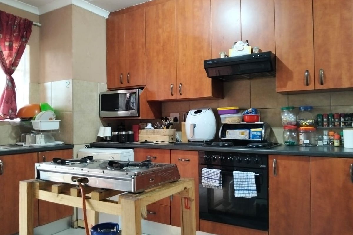 3 bedroom 2 Bathroom Townhouse For Sale  in Brooklands Lifestyle Estate 1 - Photo 2