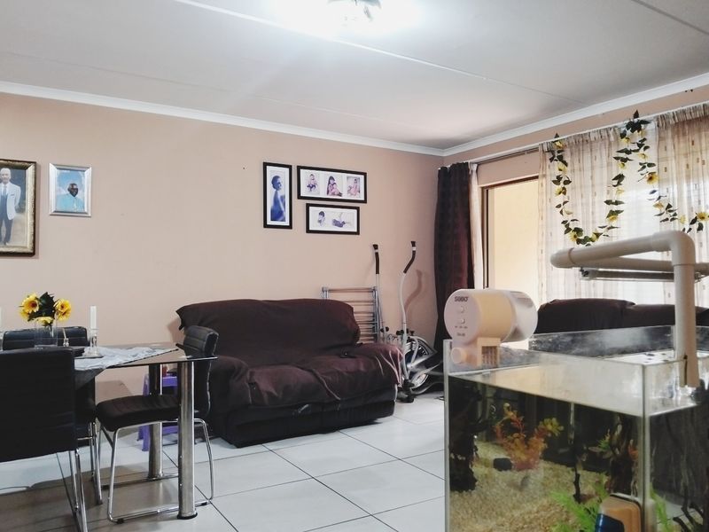 3 bedroom 2 Bathroom Townhouse For Sale  in Brooklands Lifestyle Estate 1 - Photo 8