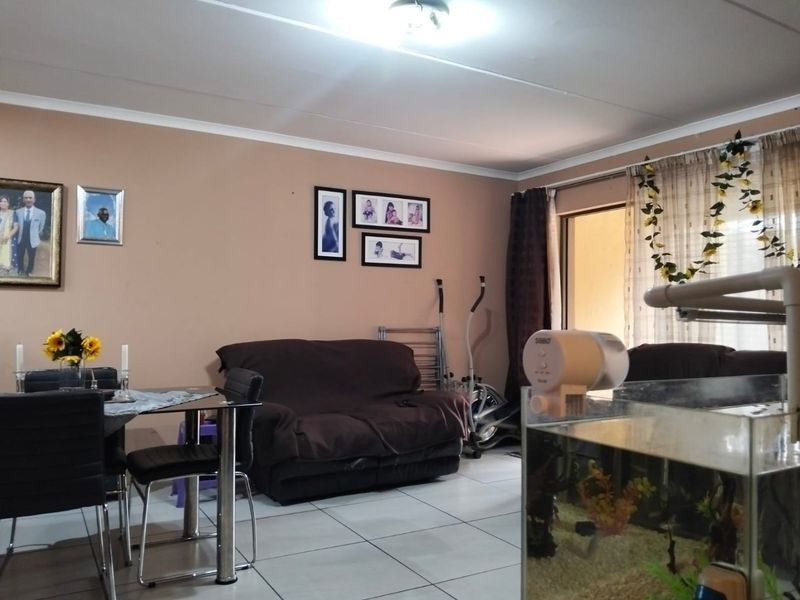 3 bedroom 2 Bathroom Townhouse For Sale  in Brooklands Lifestyle Estate 1 - Photo 6