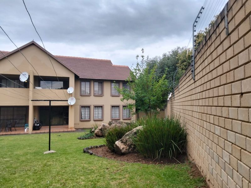 3 bedroom 2 Bathroom Townhouse For Sale  in Brooklands Lifestyle Estate 1 - Photo 1
