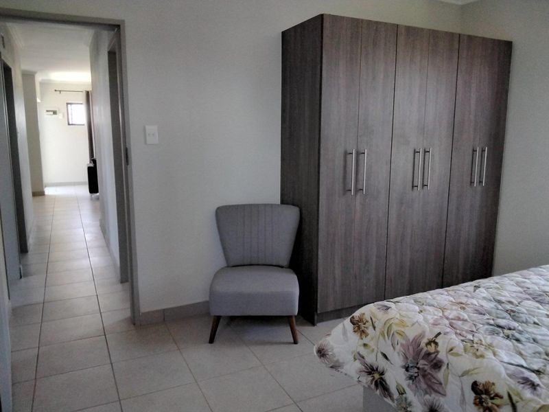 Brand new 3 bedrooms with 2 bathrooms for sale in Protea Glen Gated Community! - Photo 6