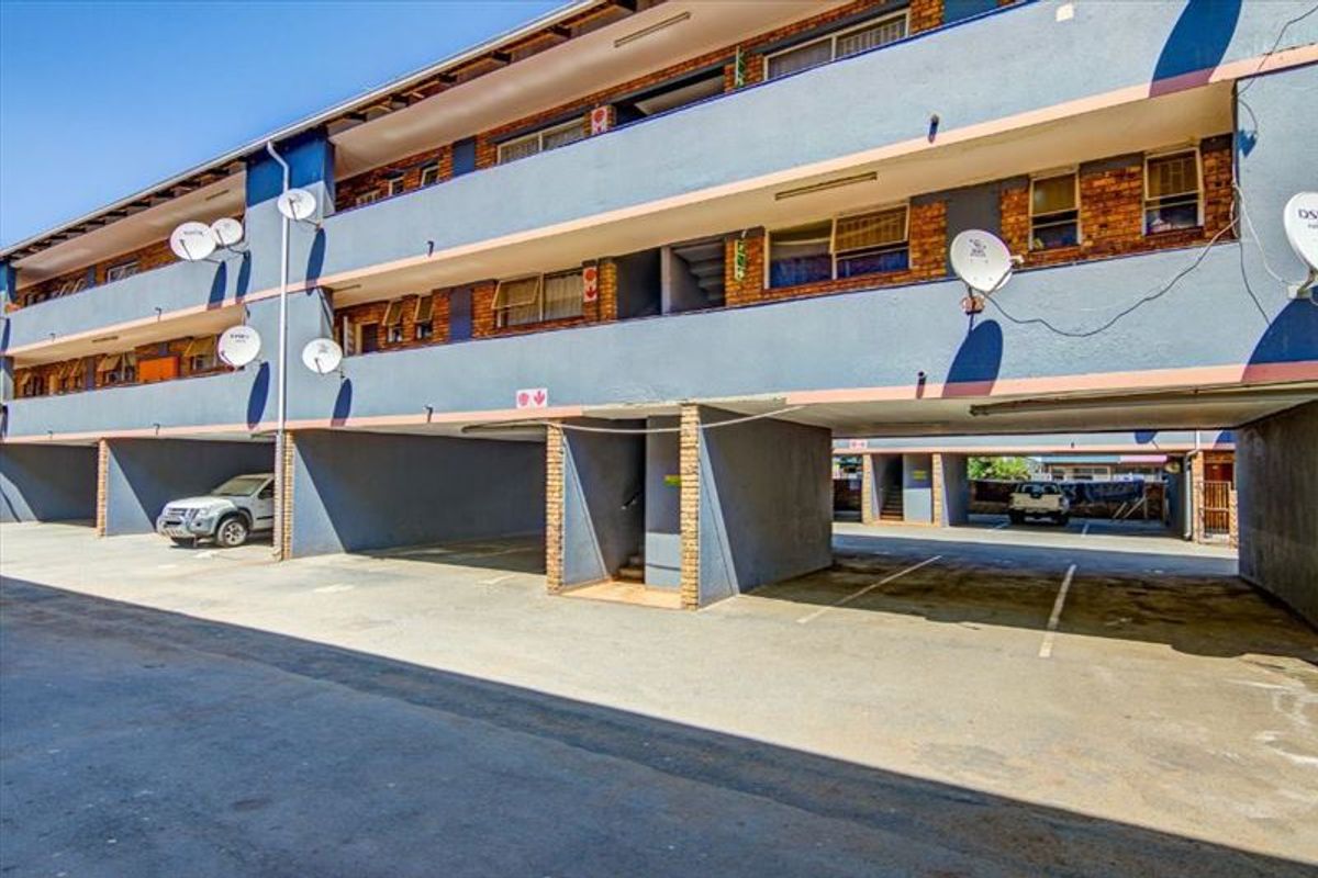 Cozy and Practical Home Description - Photo 2