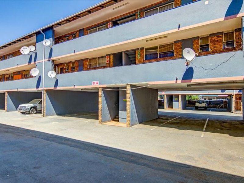 Cozy and Practical Home Description - Photo 2