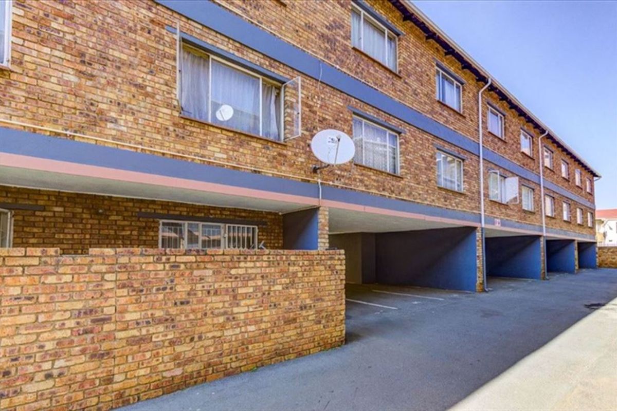 Cozy and Practical Home Description - Photo 3