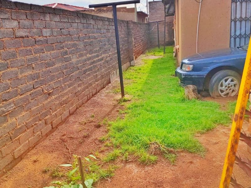 Renovated 3-Bedroom Home in Stretford - Photo 6