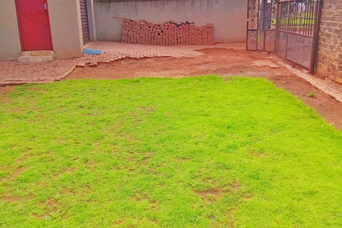 Renovated 3-Bedroom Home in Stretford - Photo 4