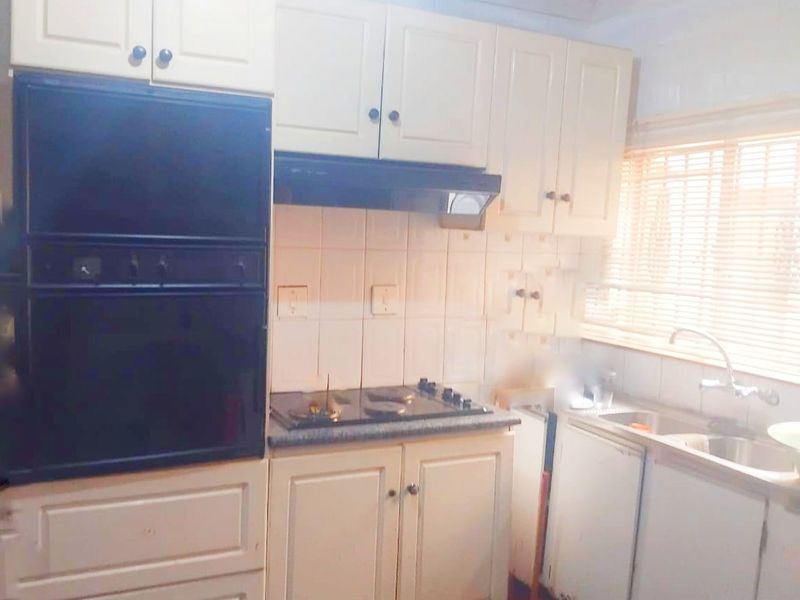 Property Description: Meadowlands House, Zone 9 - Photo 9