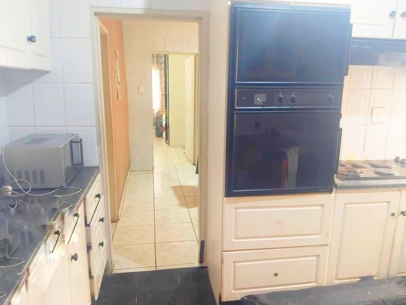 Property Description: Meadowlands House, Zone 9 - Photo 8