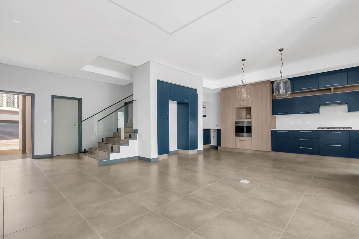 3 All-Ensuite Bedroom For Sale In Bryanston - Photo 4