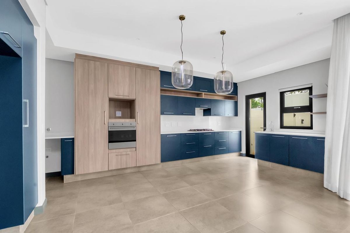 3 All-Ensuite Bedroom For Sale In Bryanston - Photo 5