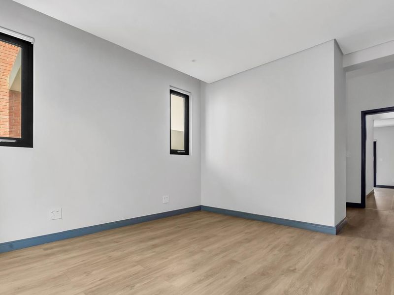 3 All-Ensuite Bedroom For Sale In Bryanston - Photo 9