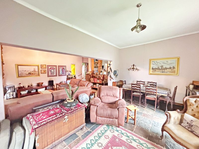 Unbelievable Family Home in   Eldoraigne - Photo 10