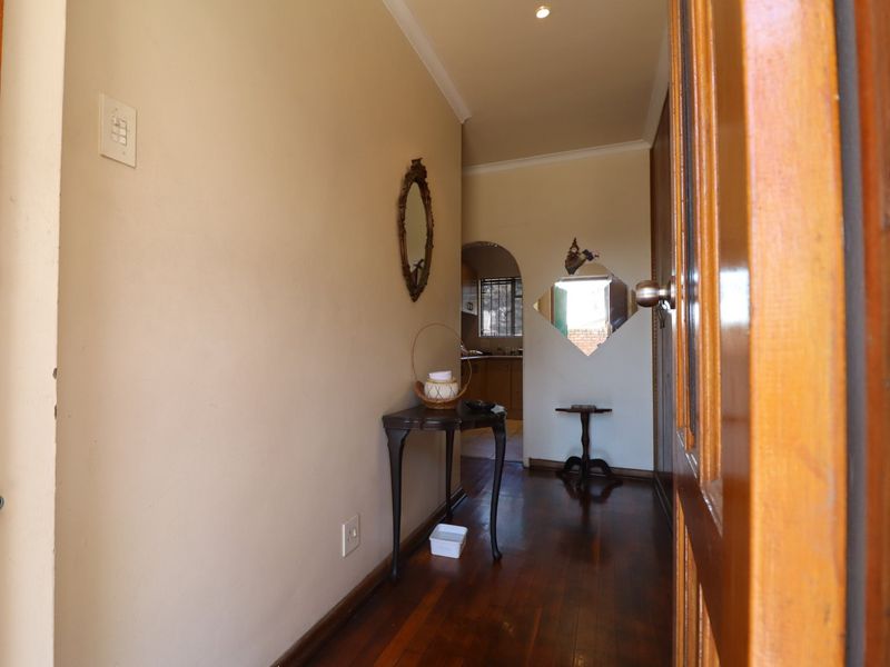 Spacious 3-Bedroom Home with Full Flatlet & Pool – A Property with Endless Potential - Photo 2