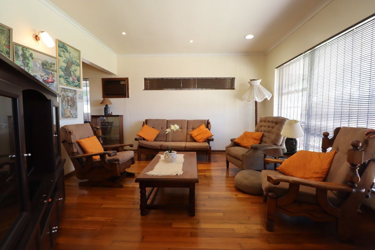 Spacious 3-Bedroom Home with Full Flatlet & Pool – A Property with Endless Potential - Photo 4