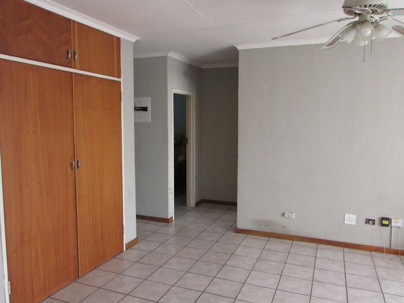 2 Bedroom apartment for rent in White River Central - Photo 3