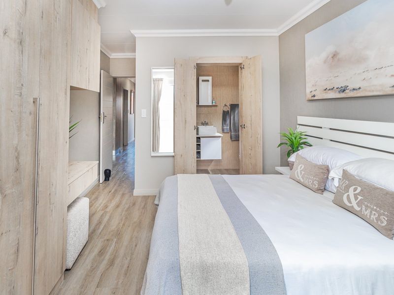 First  Floor 3-Bedroom Unit with No Transfer duty - Photo 6