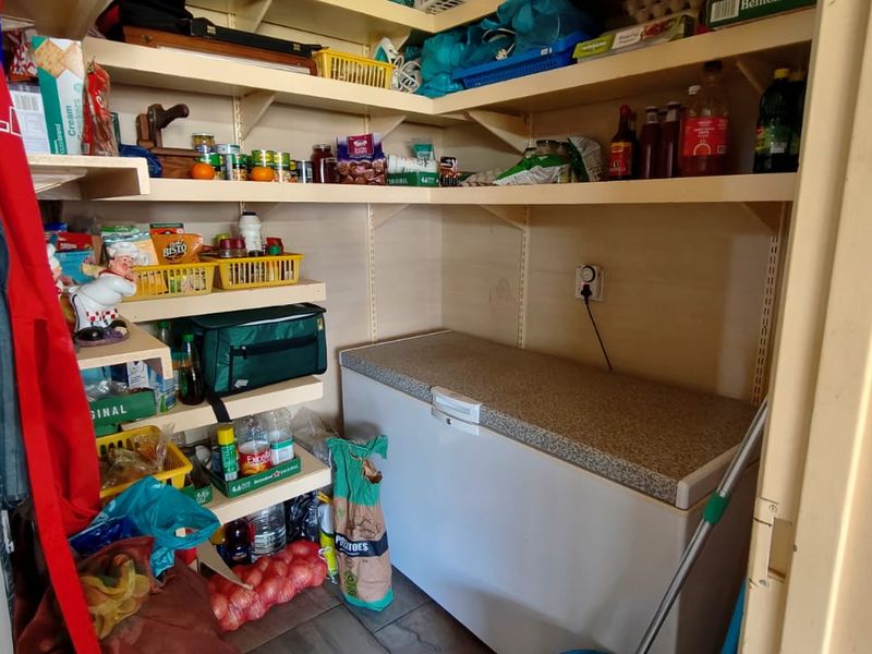 1-Hectare Waterfront Property in a Secure Estate on the Banks of the Vaal Dam - Photo 9