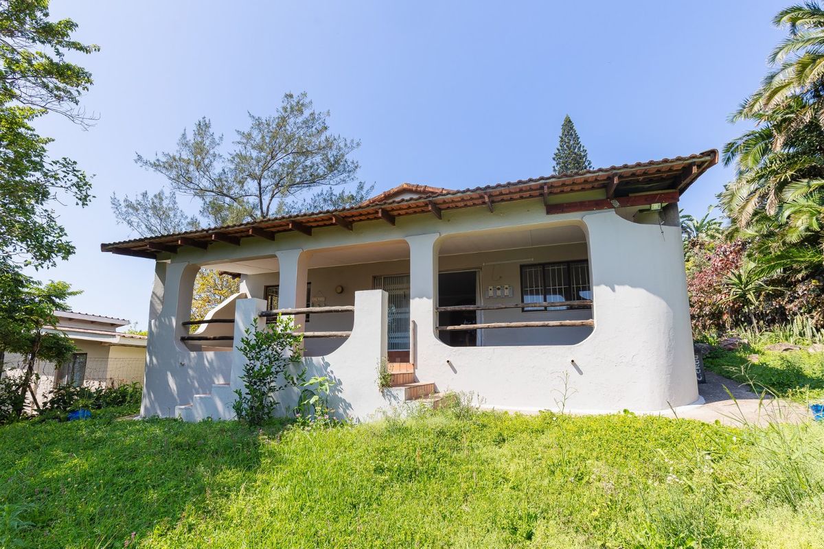 Beachside Dual-Dwelling Dream: Walk to the Beach - Photo 3