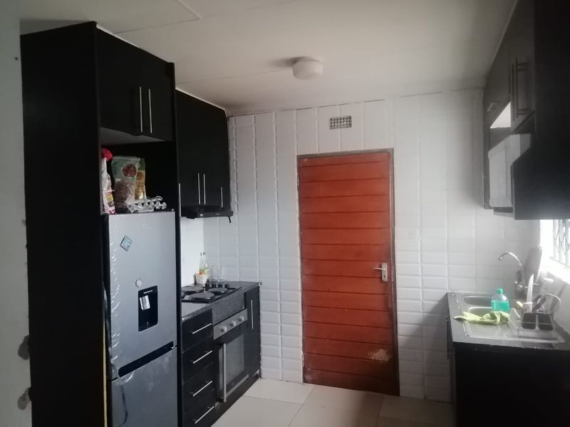 Stunning 3-Bed, 2-Bath Home for Sale – Riverside View - Photo 4