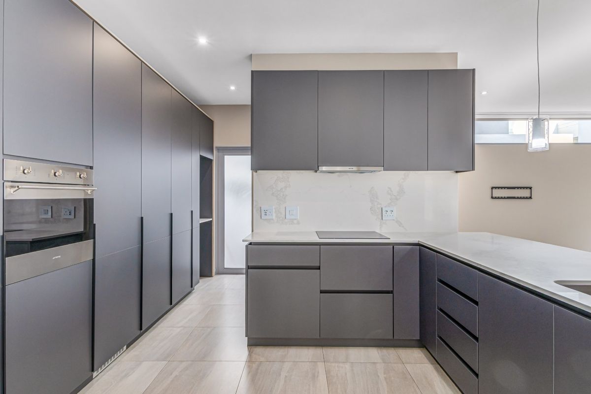 3 Bedroom All Ensuite Cluster Townhouse For Sale In Bryanston. - Photo 4