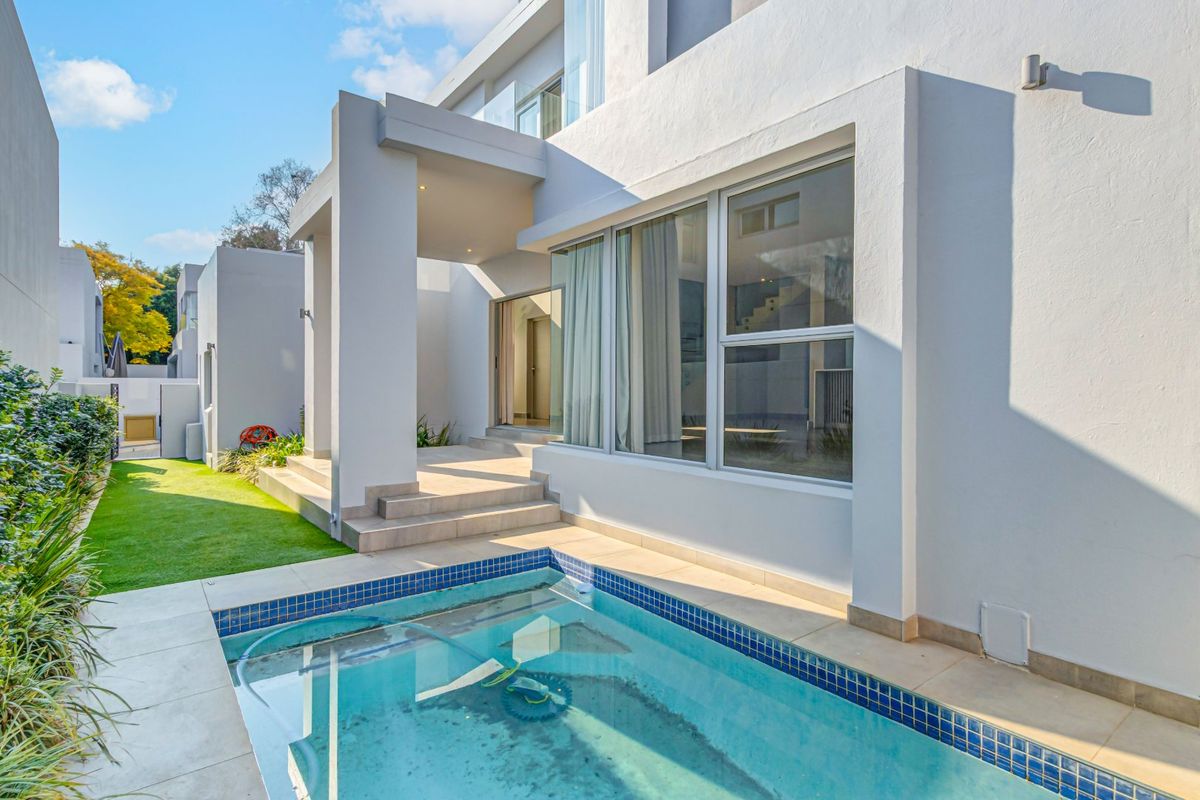 3 Bedroom All Ensuite Cluster Townhouse For Sale In Bryanston. - Photo 2