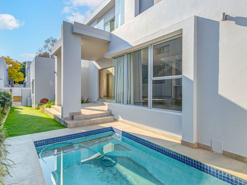 3 Bedroom All Ensuite Cluster Townhouse For Sale In Bryanston. - Photo 2