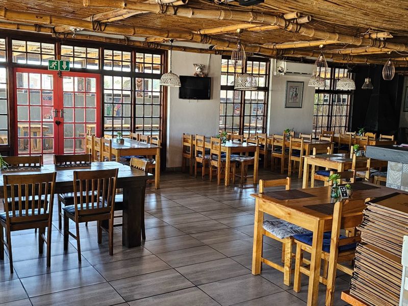 Famiy Restaurant in Stilbaai - Photo 2