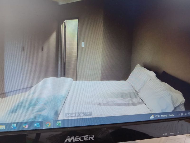 Lock up and go, in a very good and secure neibourhood - Photo 4