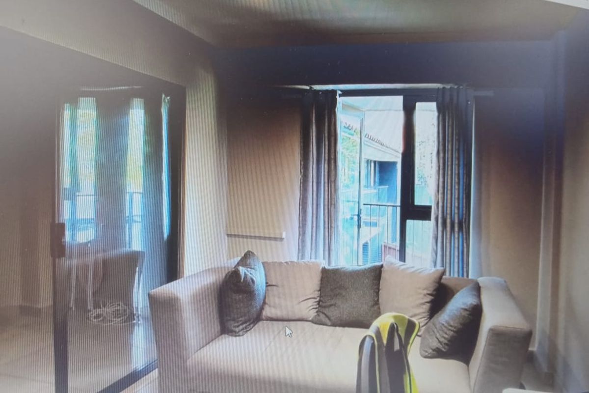 Lock up and go, in a very good and secure neibourhood - Photo 3