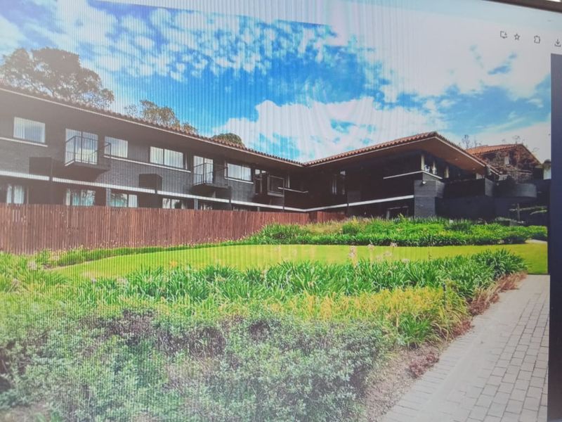 Lock up and go, in a very good and secure neibourhood - Photo 2