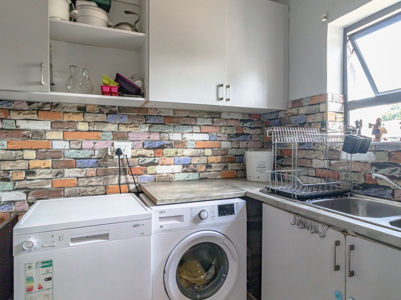 Modern Family Home in Lakeside Village with separate Cottage and Pool! - Photo 9