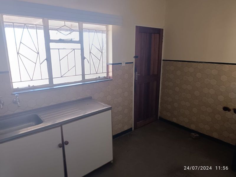 2 Bedroom Apartment/Flat for sale in Meiringspark - Photo 3