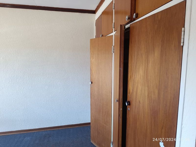 2 Bedroom Apartment/Flat for sale in Meiringspark - Photo 10