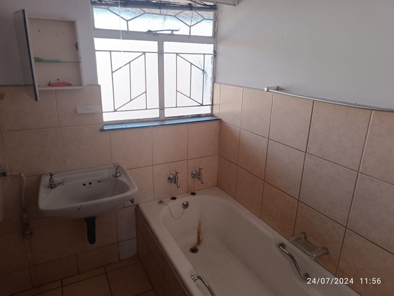 2 Bedroom Apartment/Flat for sale in Meiringspark - Photo 7