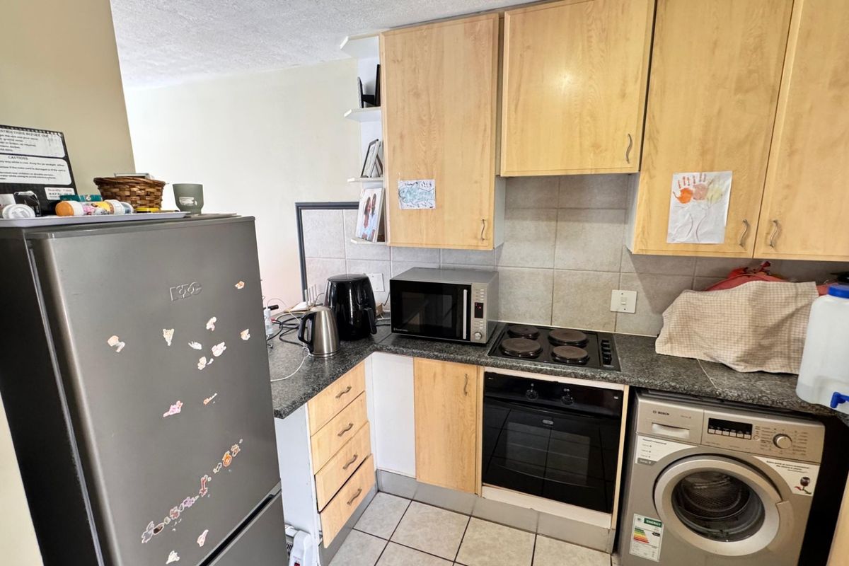 2 Bedroom 1 Bathroom Apartment ground floor!!!! - Photo 5